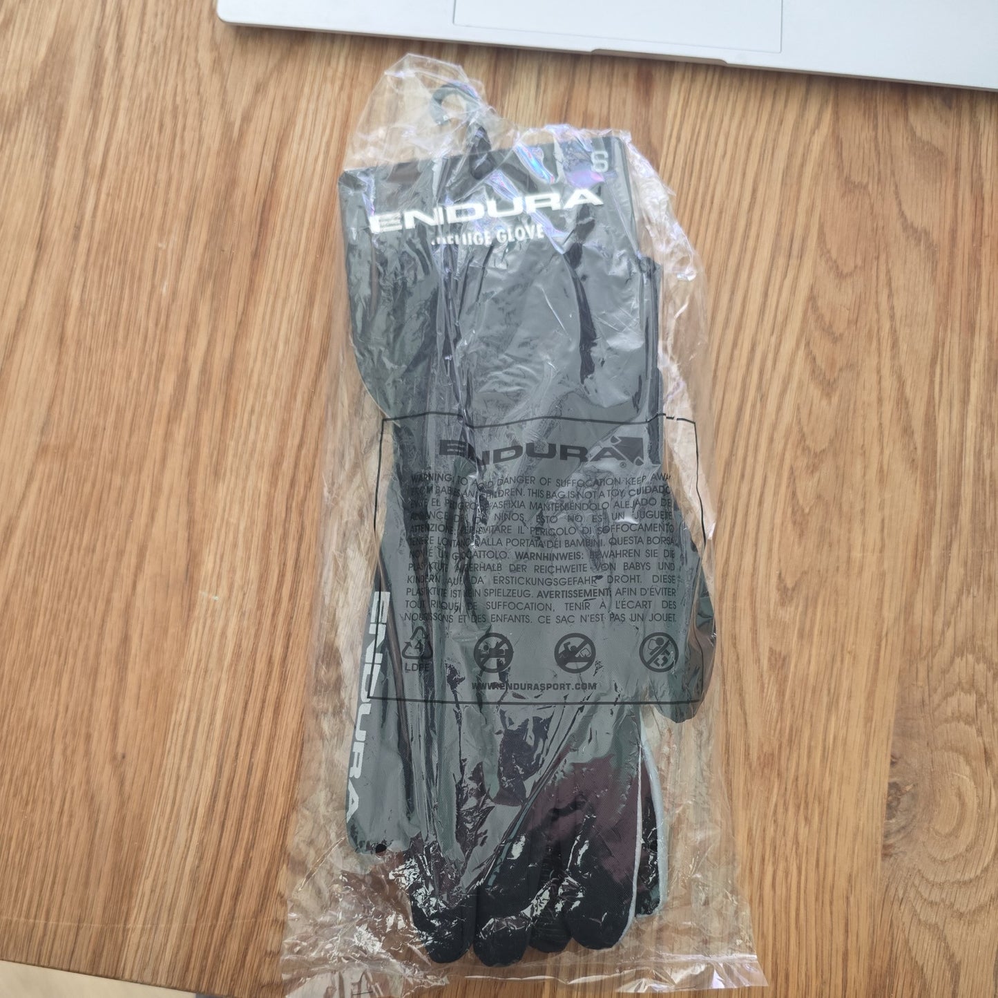 Endura Deluge Waterproof Sport Gloves sports