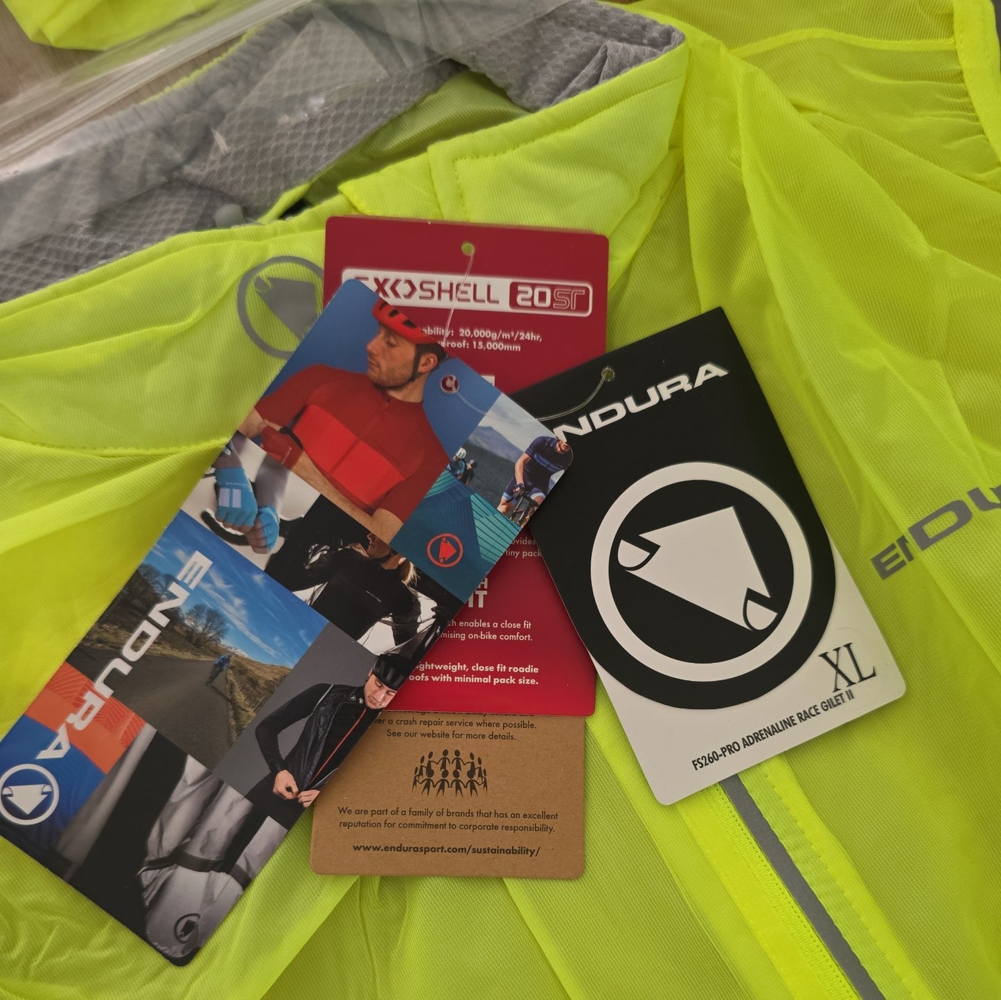 Endura FS260 Pro Adrenaline 2 Hi-Viz Cycling Waterproof Gilet UK XL Lemon