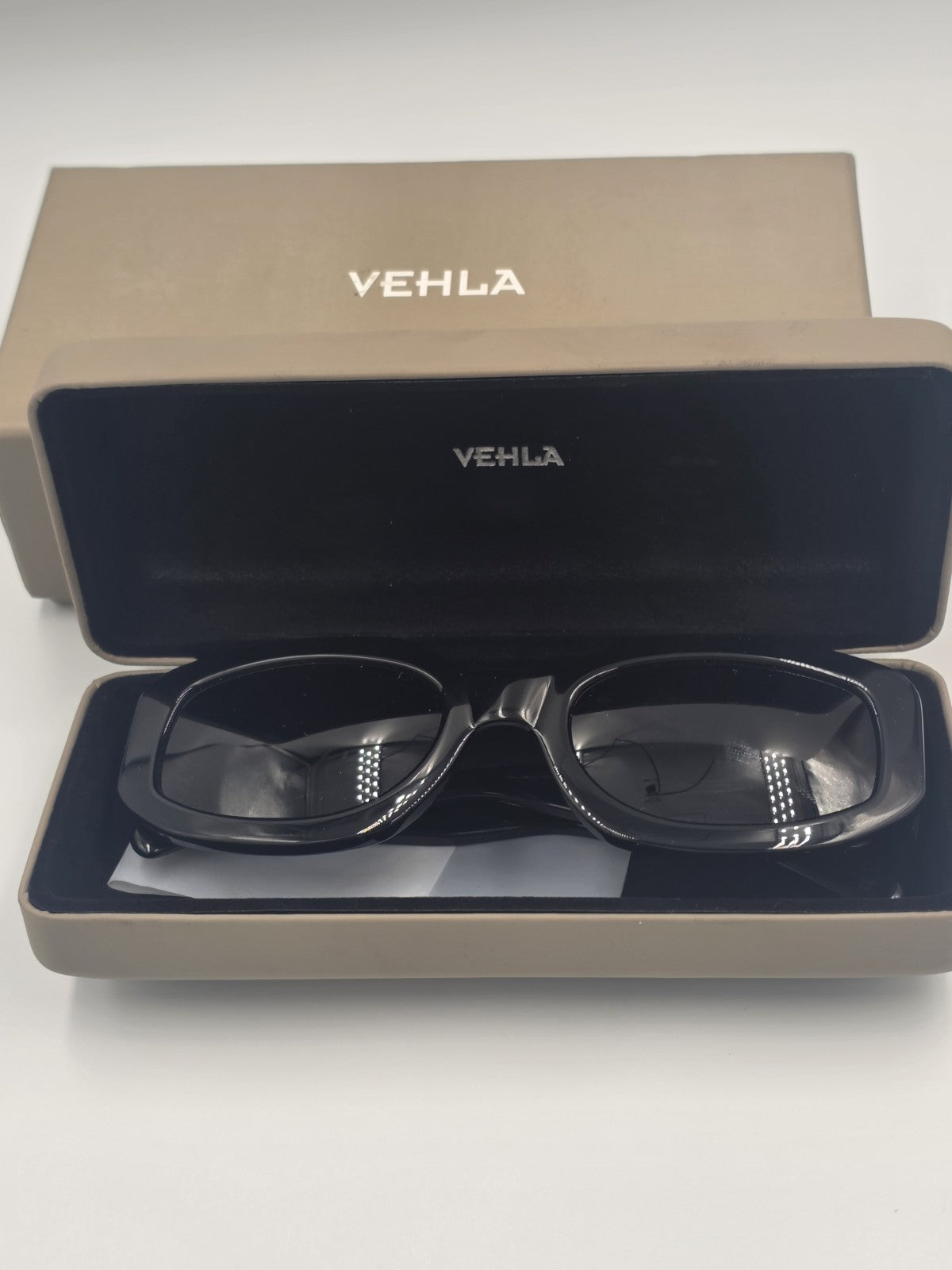 VEHLA Indi VS469 Black/Smoke Sunglasses