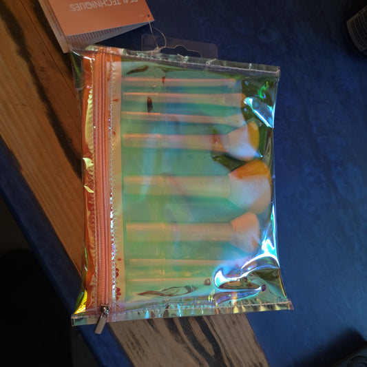 Real Techniques The Wanderer 8 Piece Makeup Brush Kit by REAL TECHNIQUES