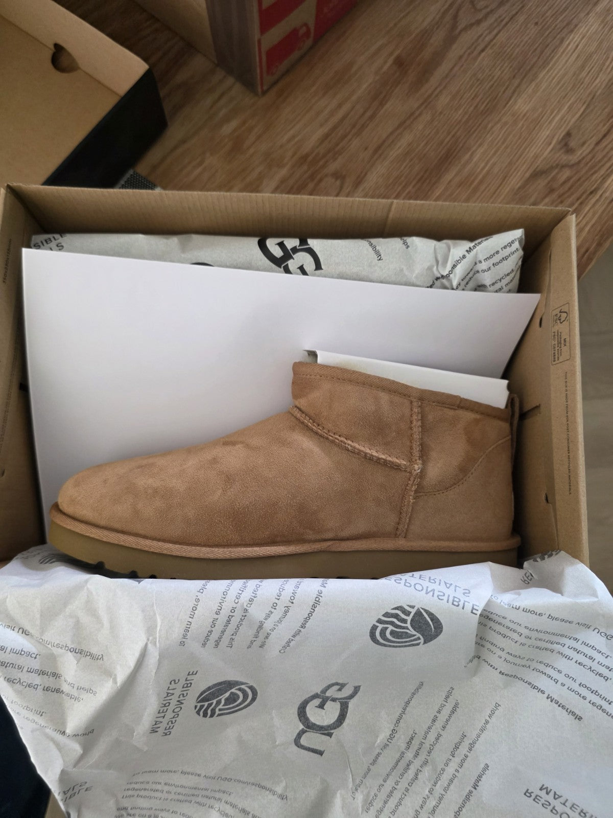 UGG Classic Ultra Mini Men's Brown Leather Ankle Boots Casual 1137391-CHE